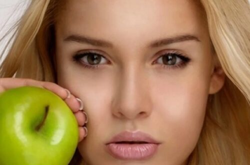 Рецепты масок для лица из молодильных яблочек